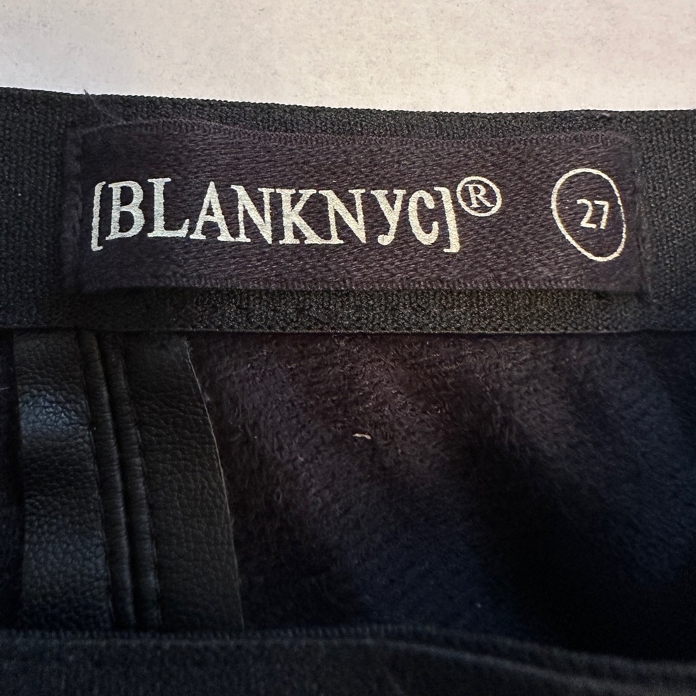Blank NYC Women's Size 27 Pull On Vegan Leather Black Leggings Pants 29” Inseam - Picture 3 of 7